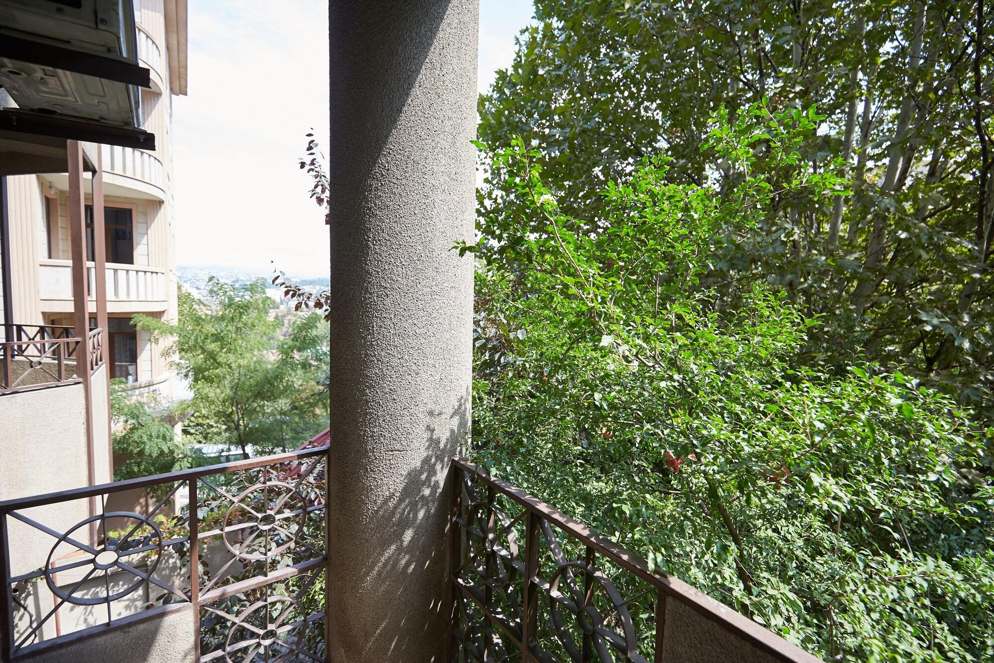 Iliani Hotel Tbilisi Eksteriør billede