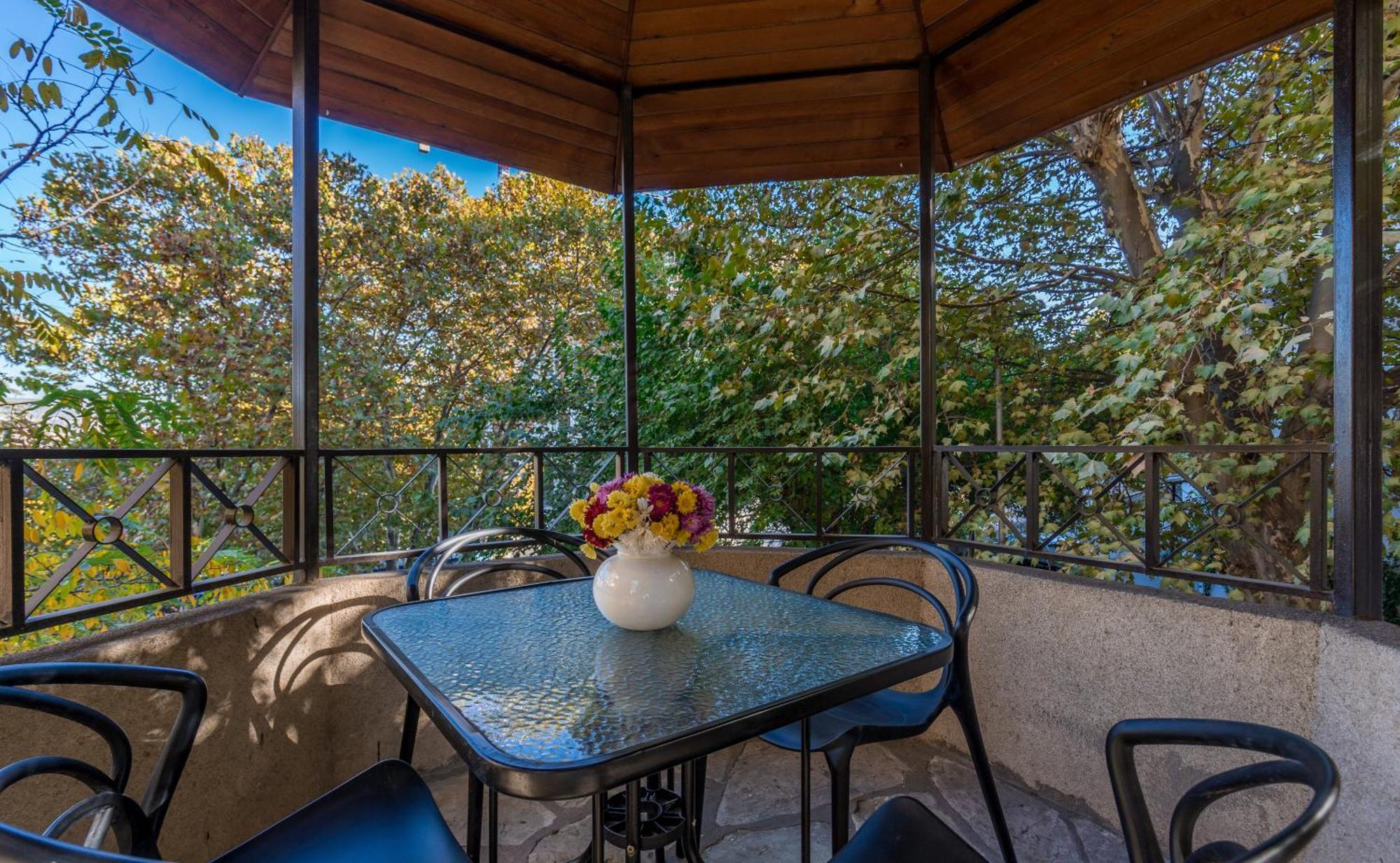 Iliani Hotel Tbilisi Eksteriør billede